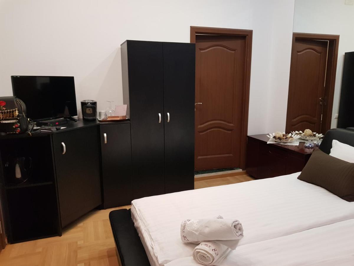 Ground Floor Mega Mall National Arena Monza Bucureşti Ngoại thất bức ảnh